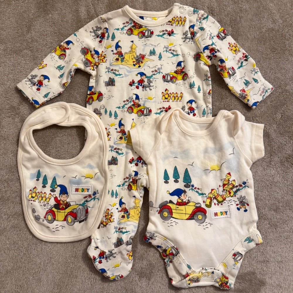 Noddy Enid Blyton 3 Piece Baby Set Sleeper Bodysuit Bib Cream Newborn